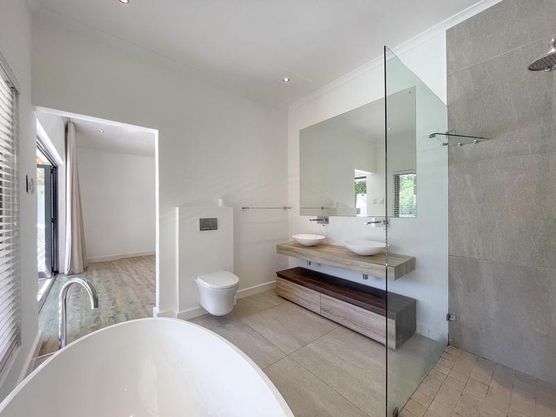 To Let 6 Bedroom Property for Rent in Constantia Western Cape